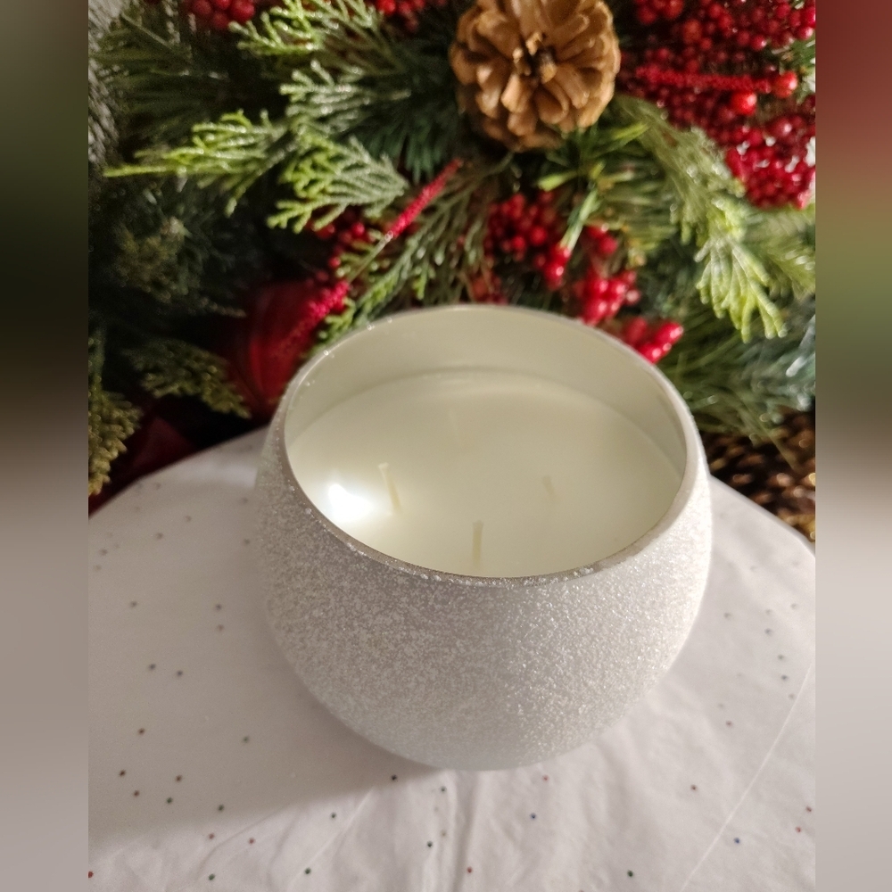 Frasier Fir Glitter Candle - 22 oz - Picture 5 of 9